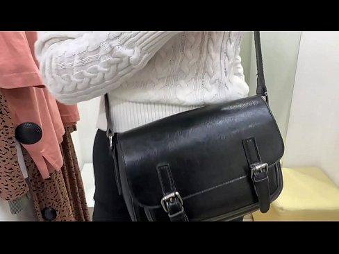 ❤️ ʻO ka masturbation lehulehu o FeralBerry ʻōpio me kahi dildo i loko o ka lumi kūpono Just porn ia makou ❌️